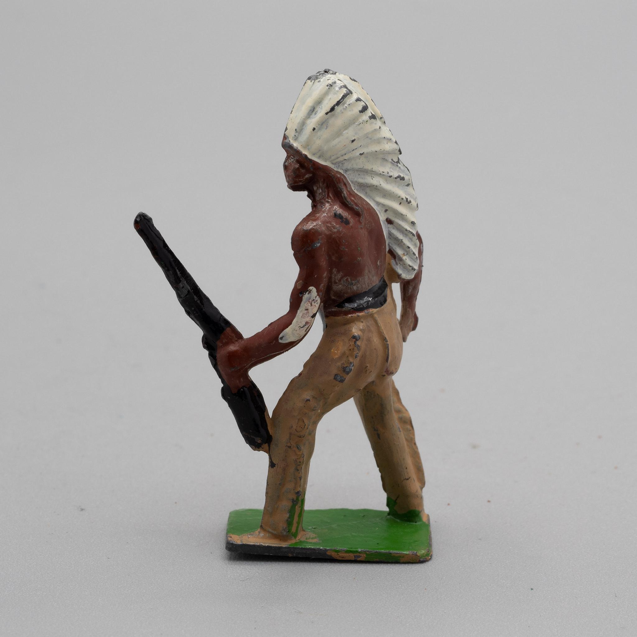 Cherilea+Indian+With+Rifle+Vintage+Lead+Figure picture 2
