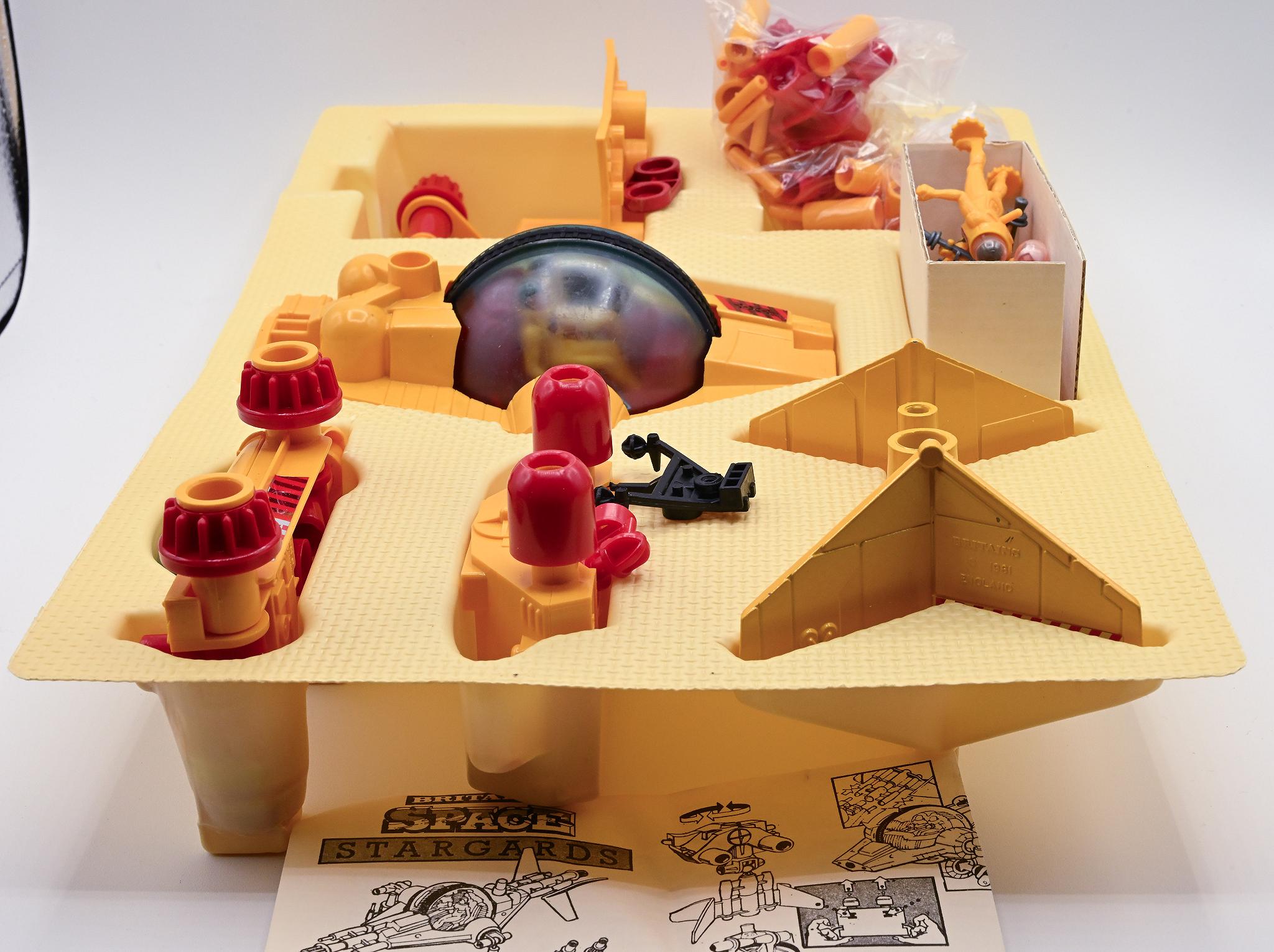 Britains+Deetail+9147+Stargards+Space+Ship+Boxed+Set picture 4
