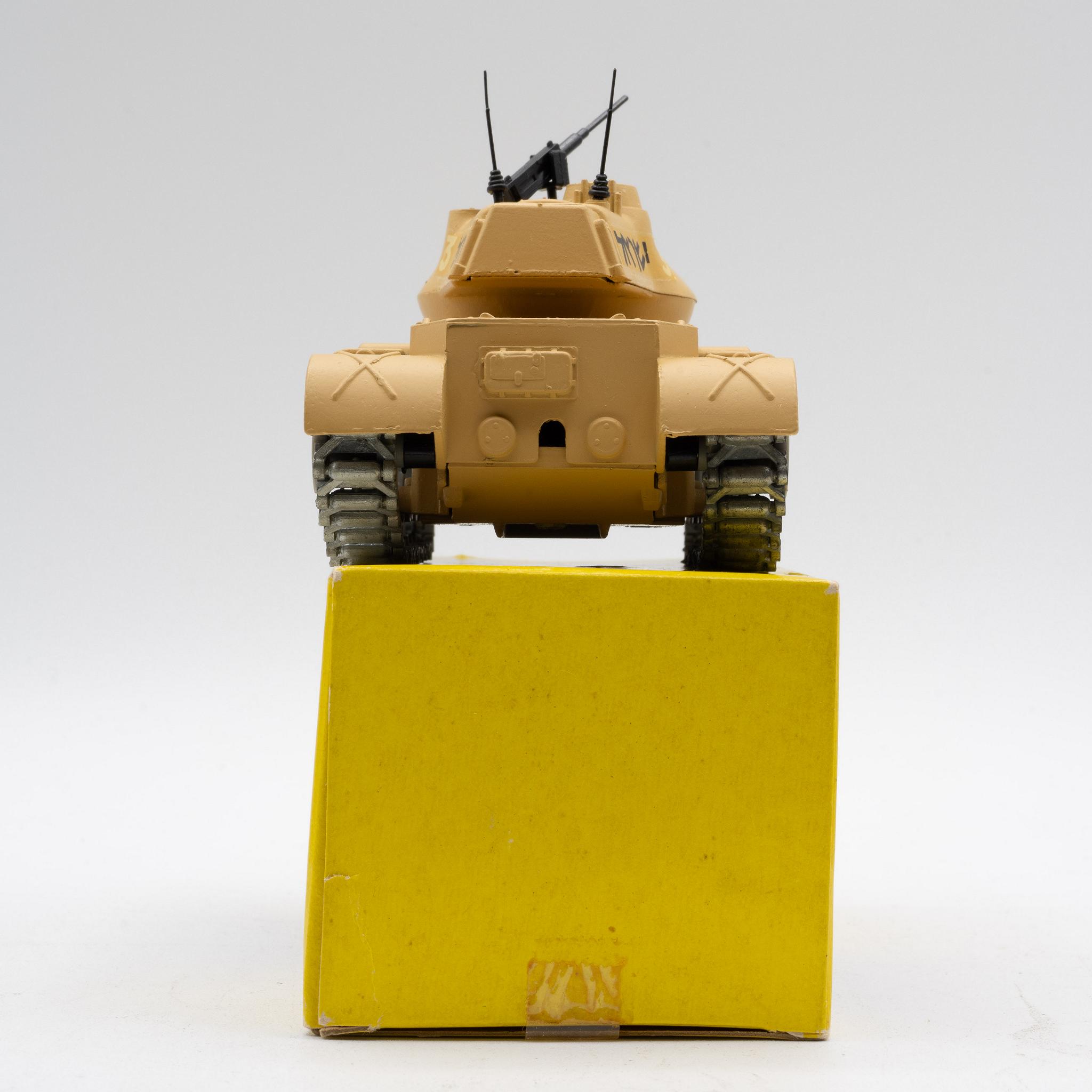 Solido+202+M-47+%27Patton%27+Tank+in+Desert+Colors+with+Israeli+Markings+1%3A50+MIB picture 4