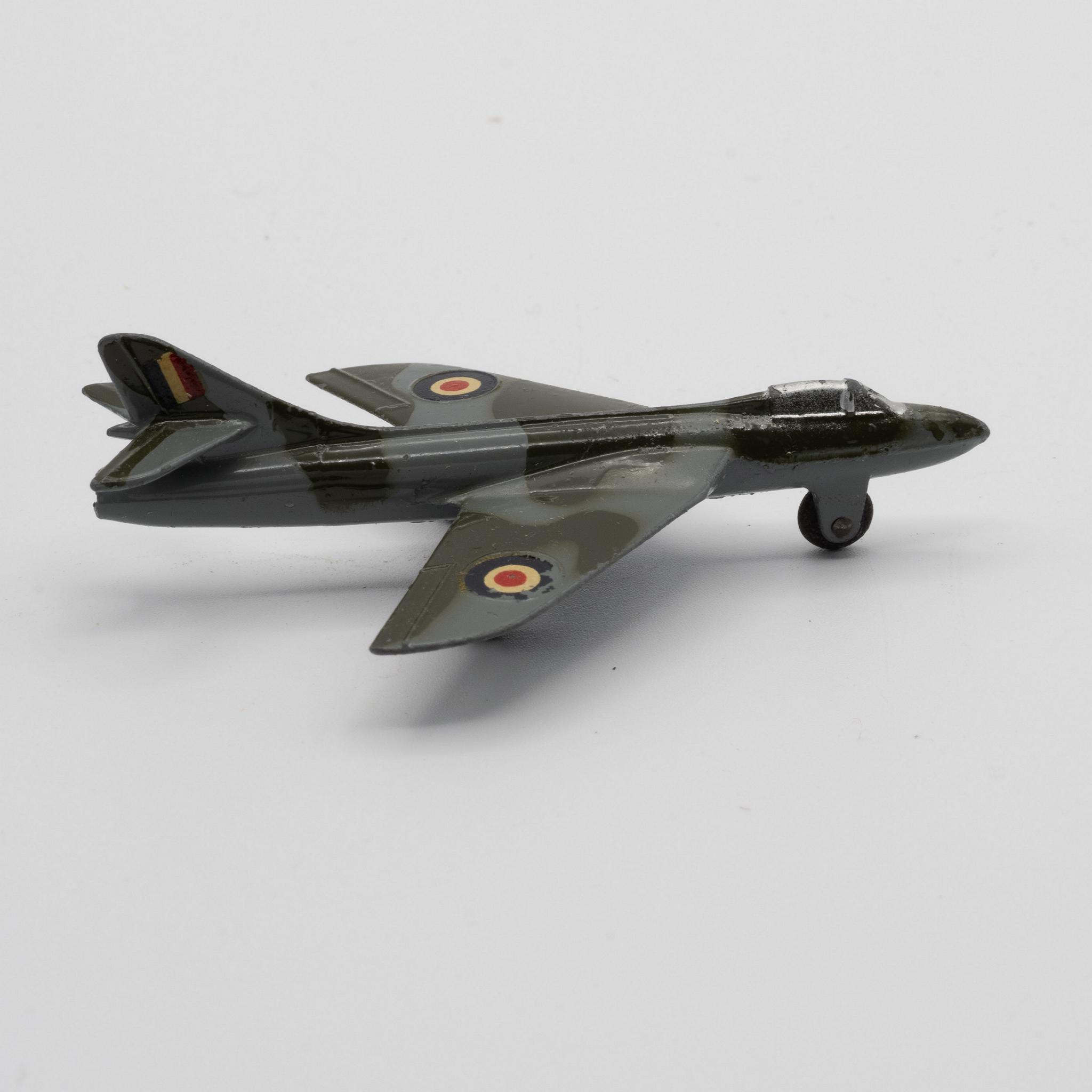 Dinky+736+Hawker+Hunter+Fighter+Plane+with+Box picture 4