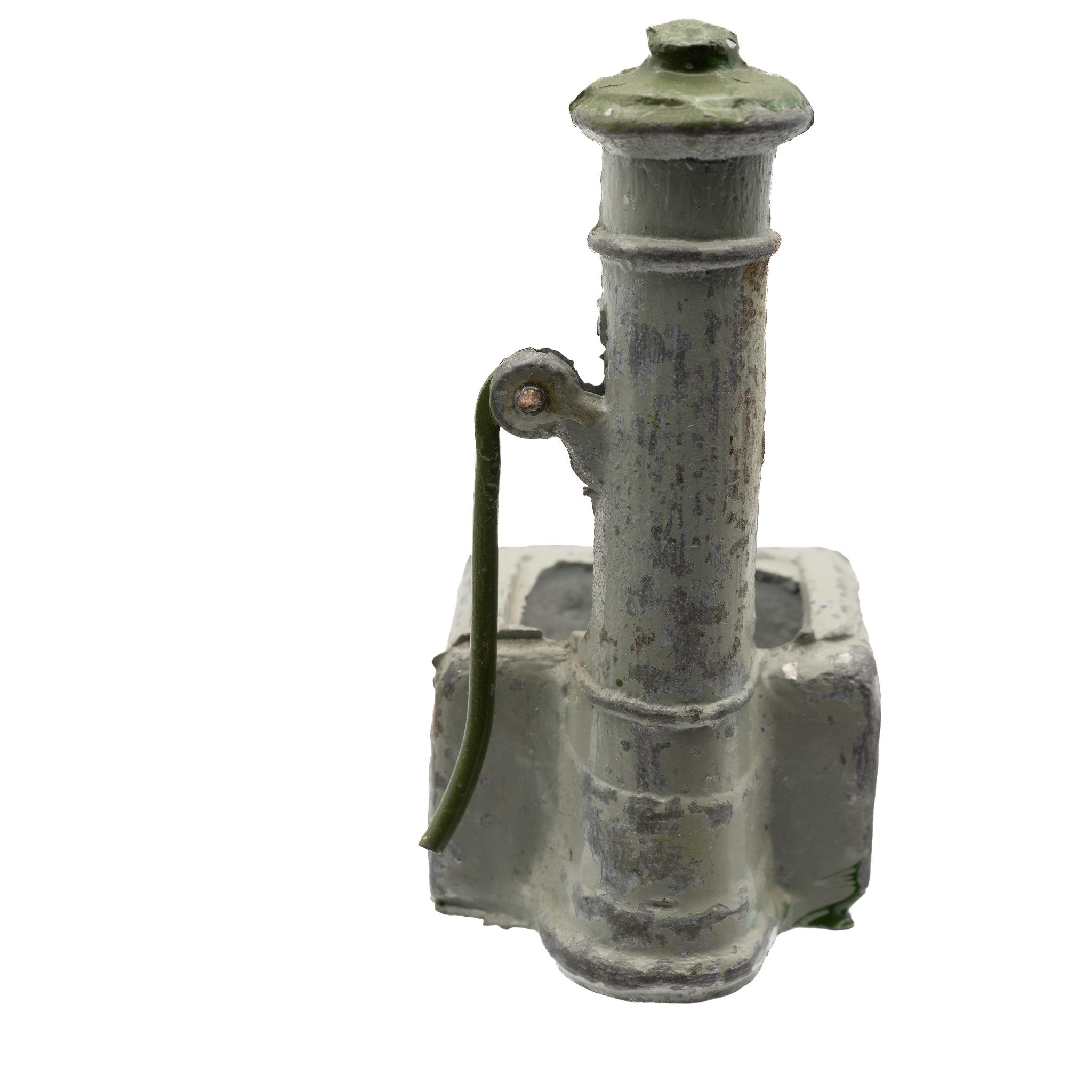 F+G+Taylor+Village+Water+Pump++Made+in+England picture 3