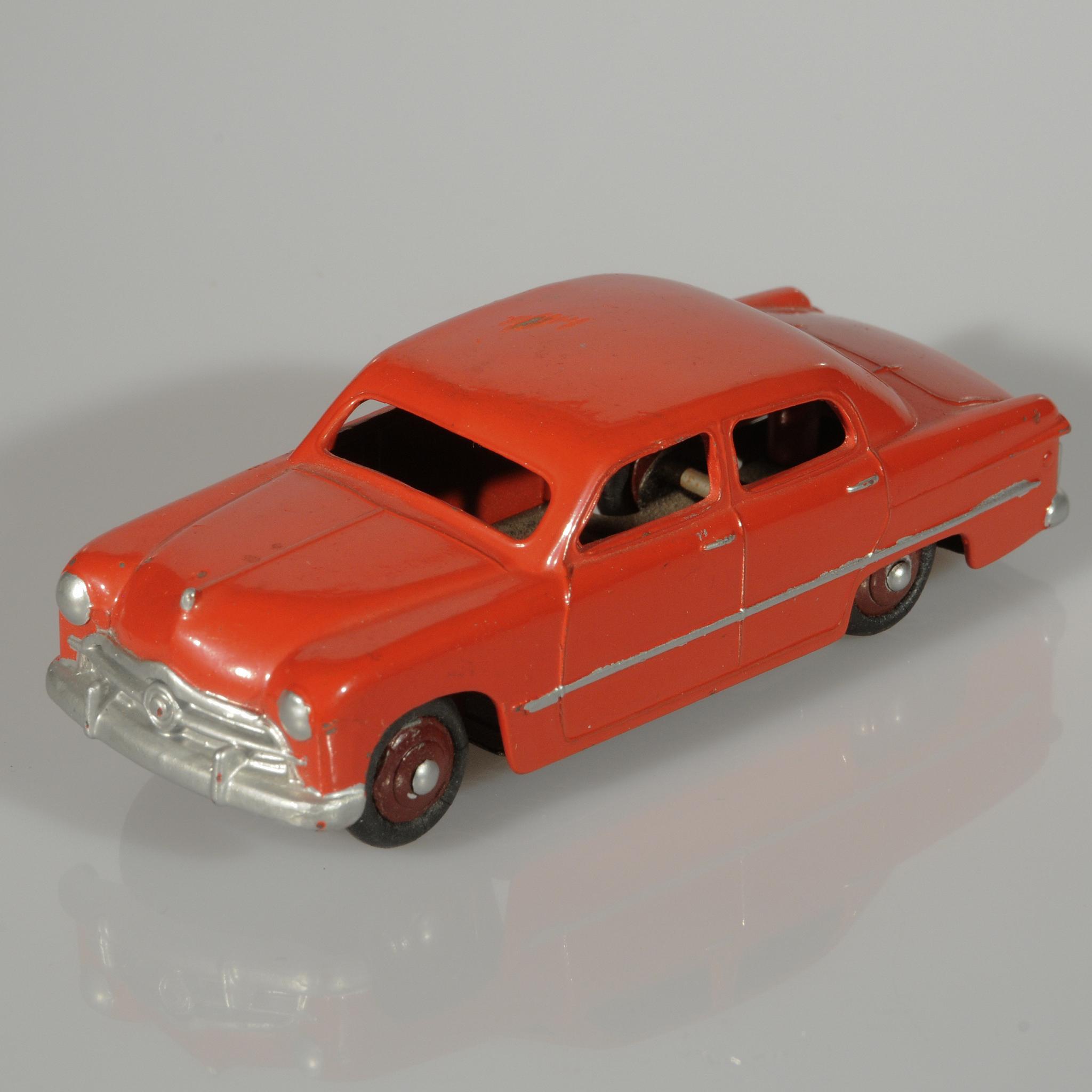 Dinky+Ford+Sedan+170%0D picture 1