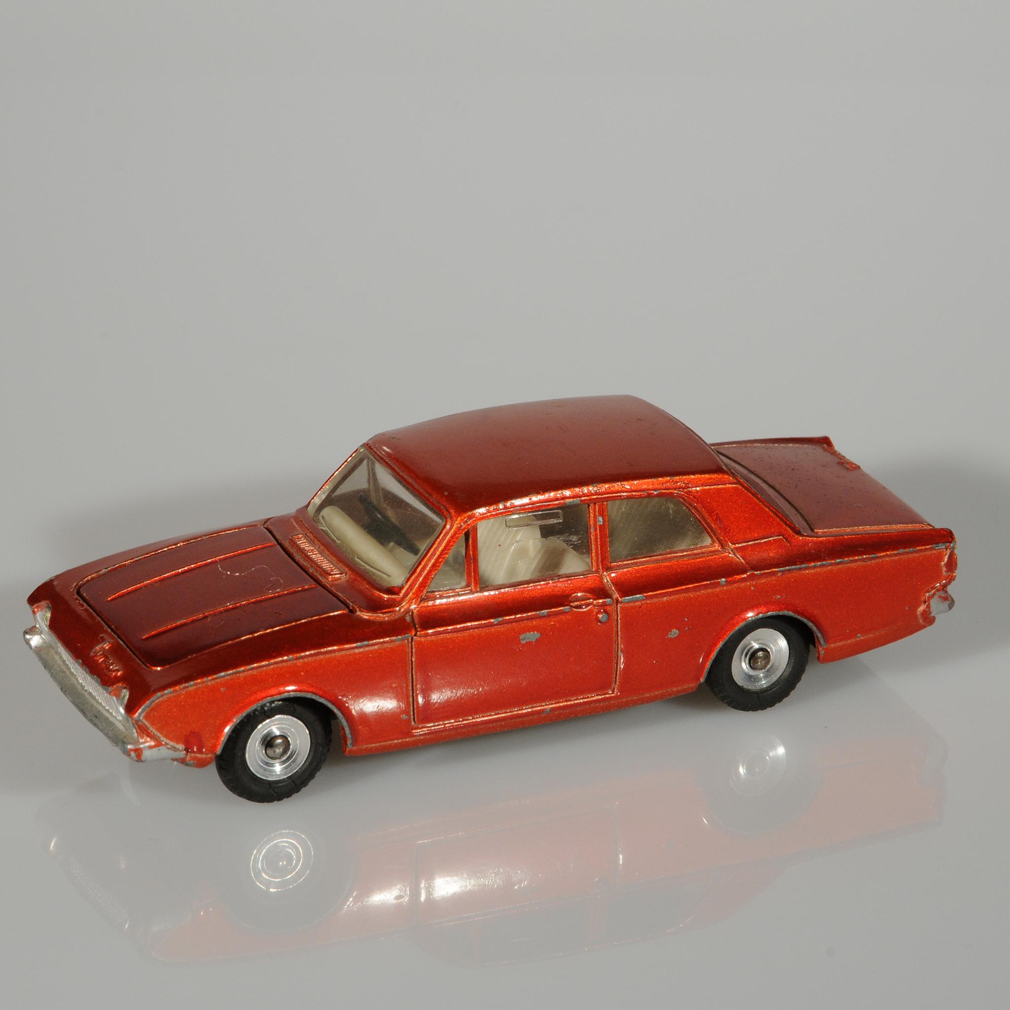 Dinky+Toys+Ford+Consul+Corsair+Nbr+130+1964 picture 1