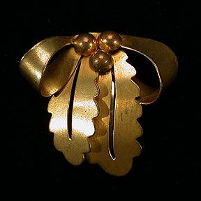 Unusual Brass Bow Vintage Dress Clip