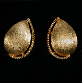 Vintage Trifari Goldtone Teardrop Earrings - Florentine Finish